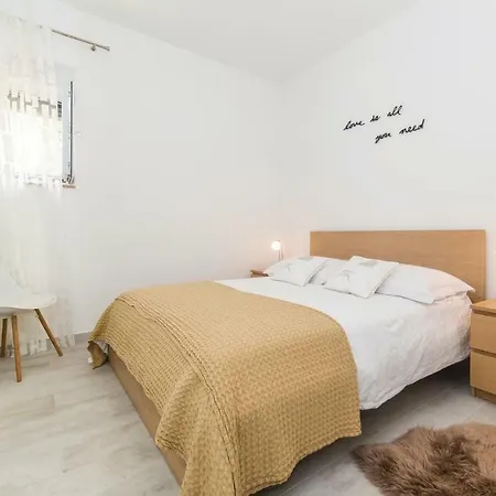 One-bedroom In سبليت